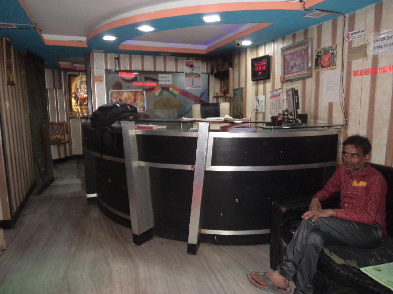 New Crown Hotel Indore Esterno foto