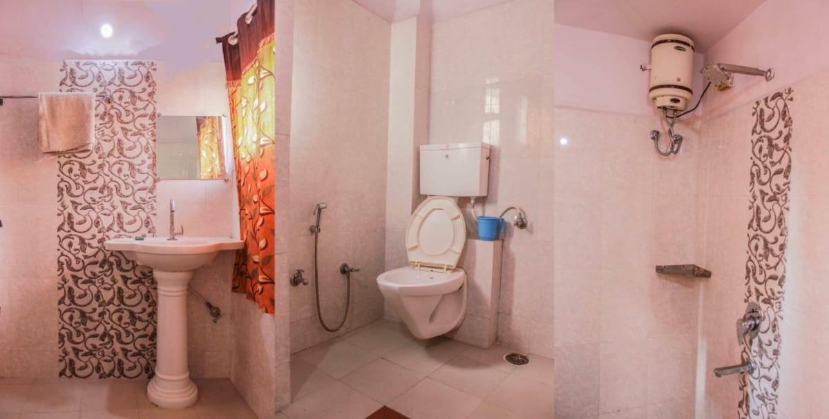 New Crown Hotel Indore Esterno foto